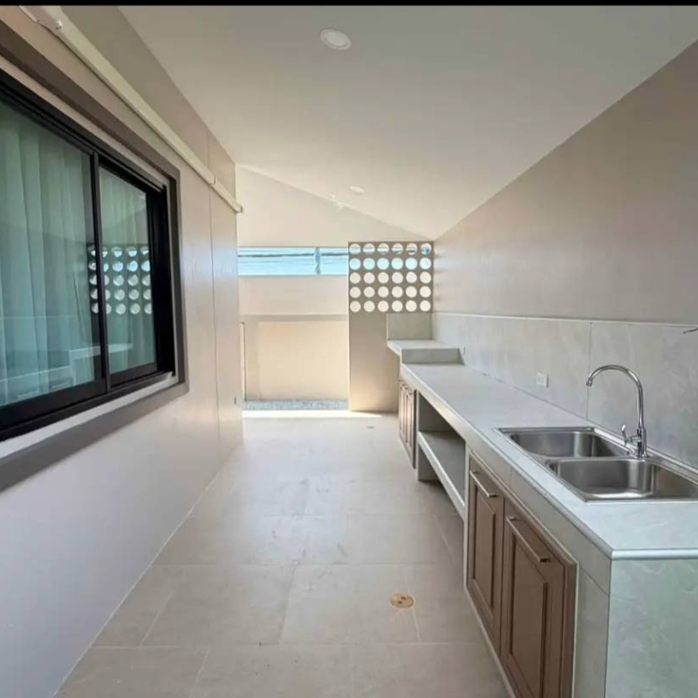 For Sale : READY-TO-MOVE-IN PRIVATE POOL VILLA