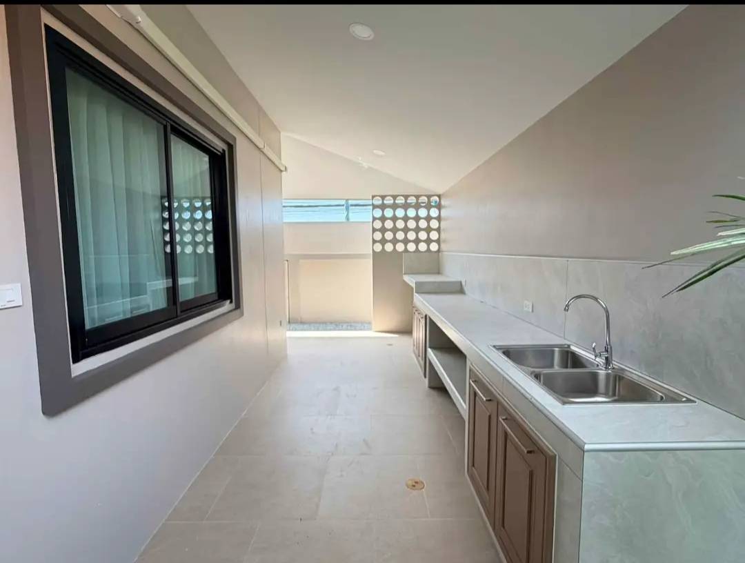 For Sale : READY-TO-MOVE-IN PRIVATE POOL VILLA