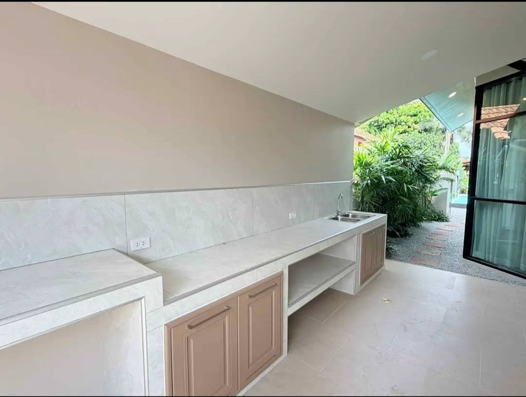 For Sale : READY-TO-MOVE-IN PRIVATE POOL VILLA
