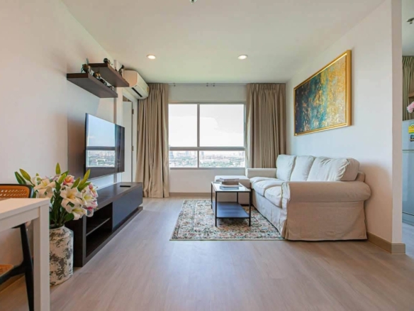 Urgent sale: High-floor 2-bedroom condo with a sea view