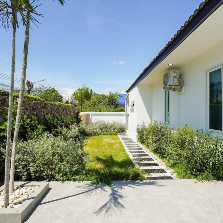 For sale: Corner Single-Detached House with Private Swimming Pool