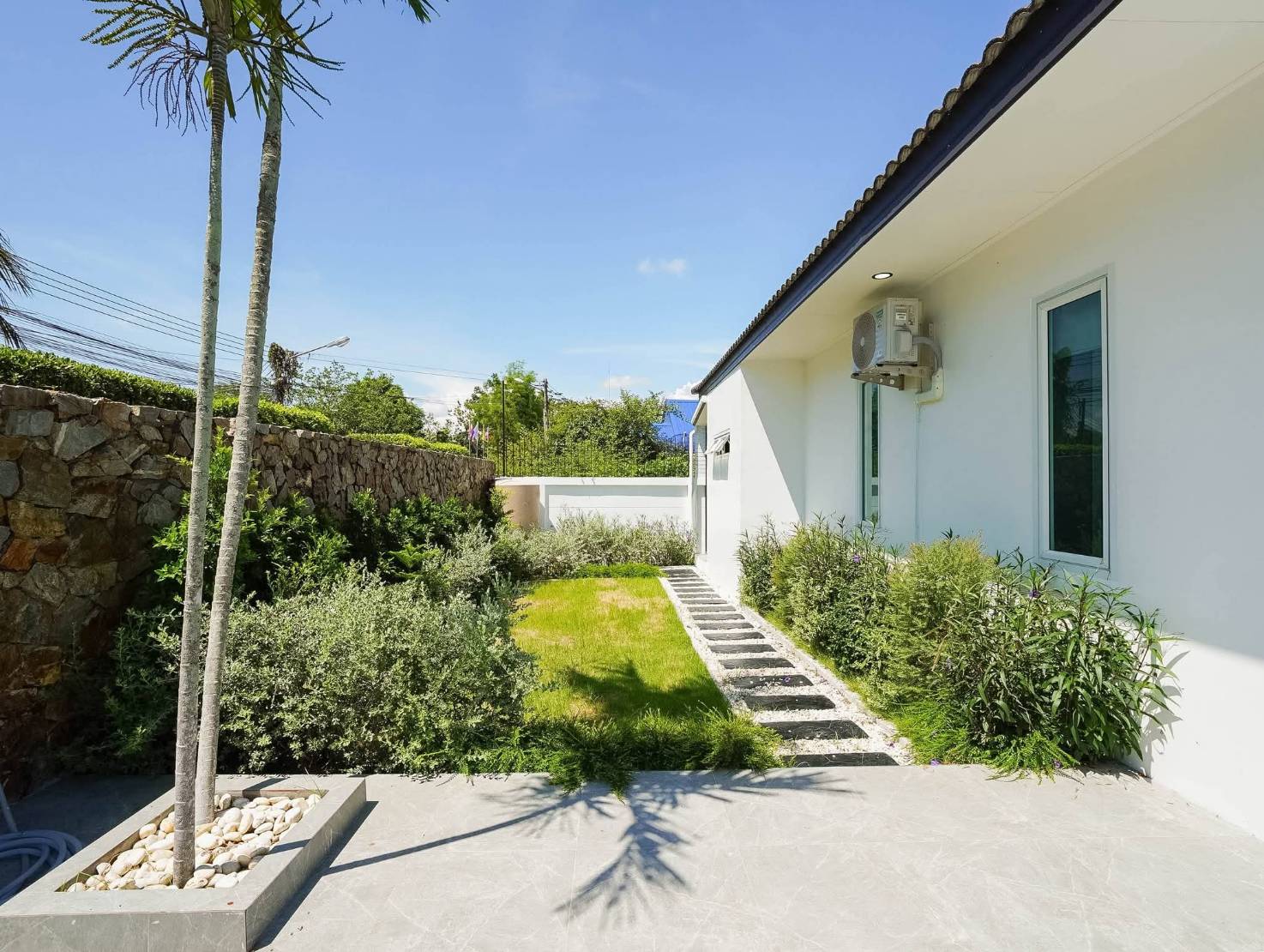 For sale: Corner Single-Detached House with Private Swimming Pool