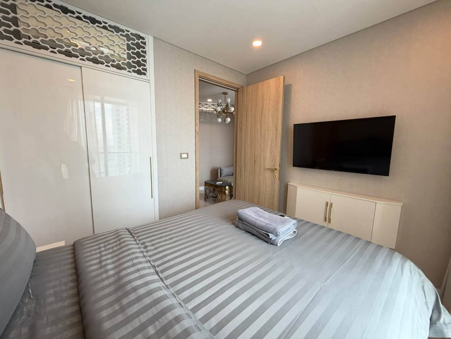 For sale: High Floor, Stunning Sea View, Fully Furnished