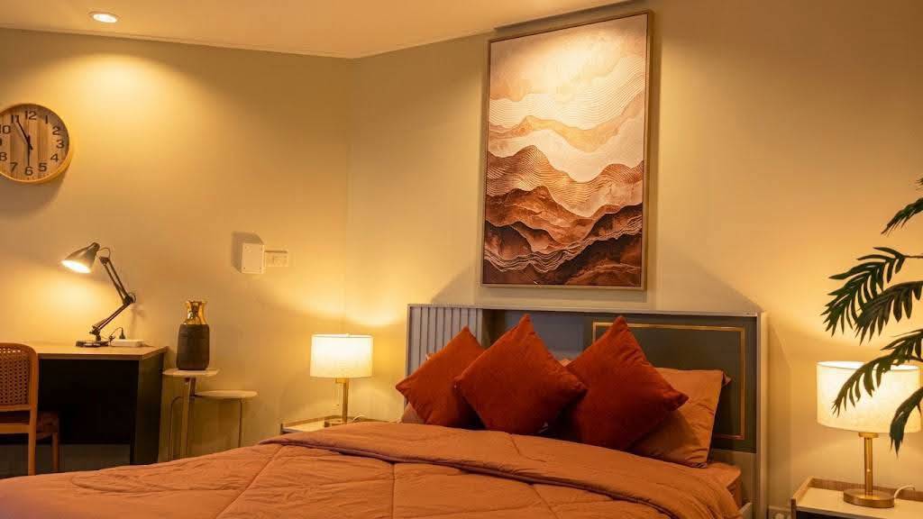 Продаётся: просторная квартира 135 кв.м., высокий этаж, потрясающий вид на море и горы