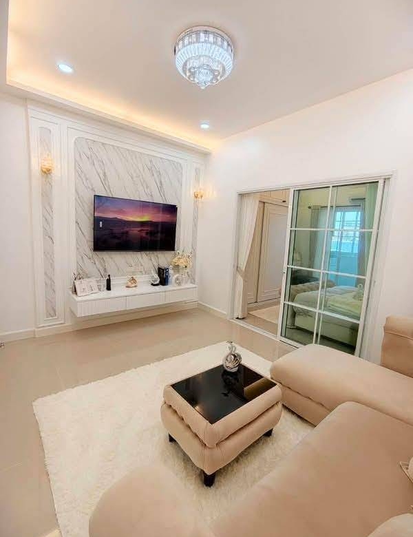 For sale : Great Value! Modern 1 Bed with Pool View & Appliances