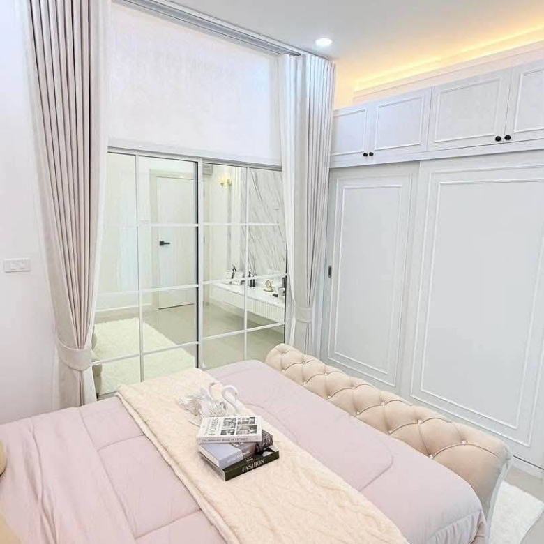 For sale : Great Value! Modern 1 Bed with Pool View & Appliances