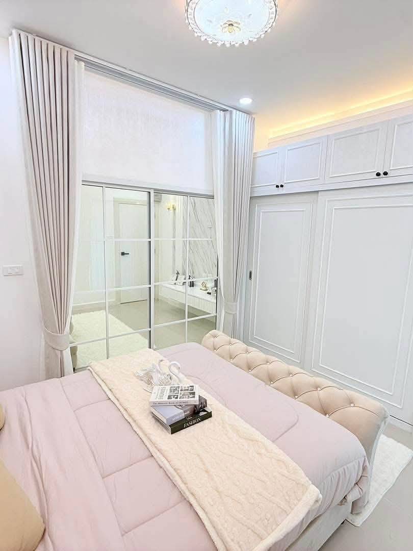 For sale : Great Value! Modern 1 Bed with Pool View & Appliances