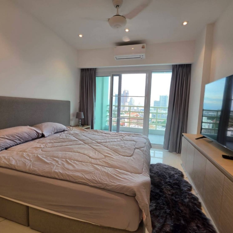 For Rent : Huge Space 143 Sq.m., High Floor (17th), Stunning Sea View