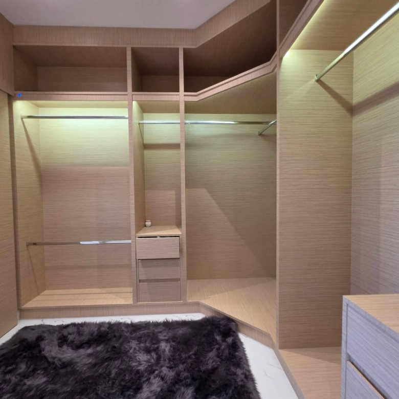 For Rent : Huge Space 143 Sq.m., High Floor (17th), Stunning Sea View