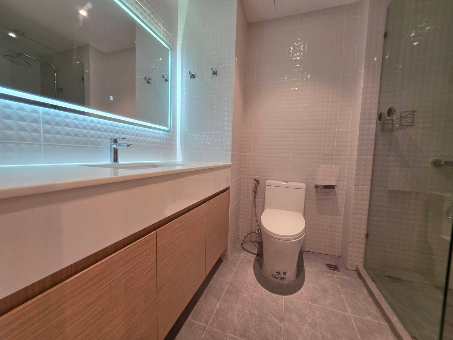 For Rent : Huge Space 143 Sq.m., High Floor (17th), Stunning Sea View
