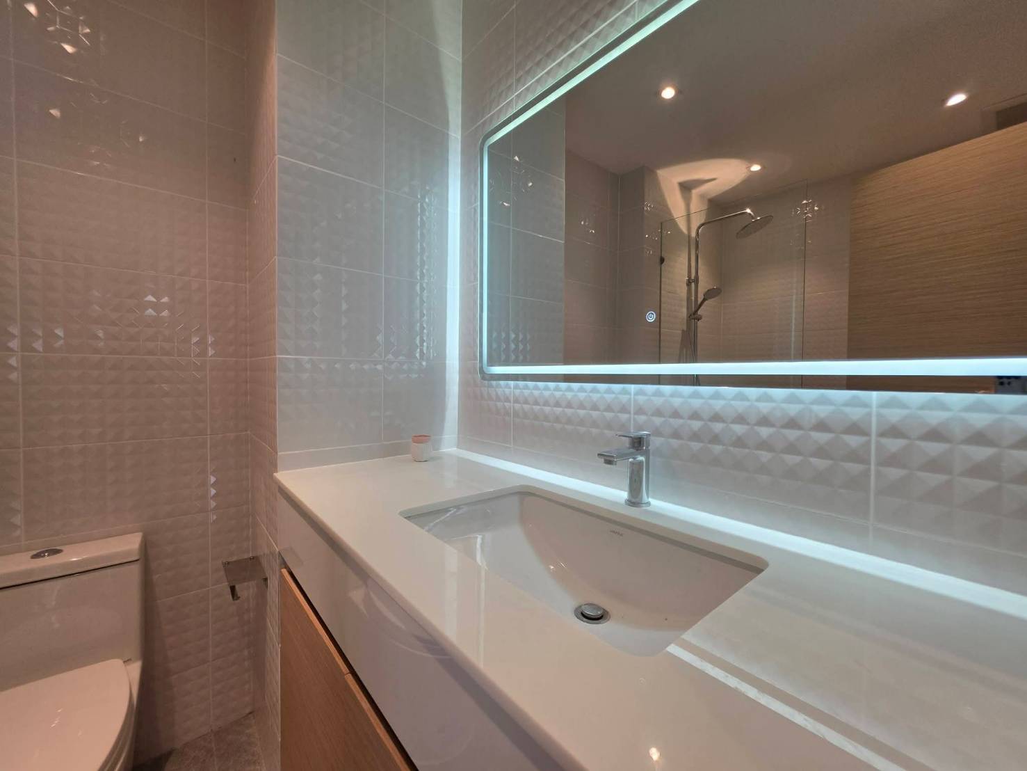 For Rent : Huge Space 143 Sq.m., High Floor (17th), Stunning Sea View