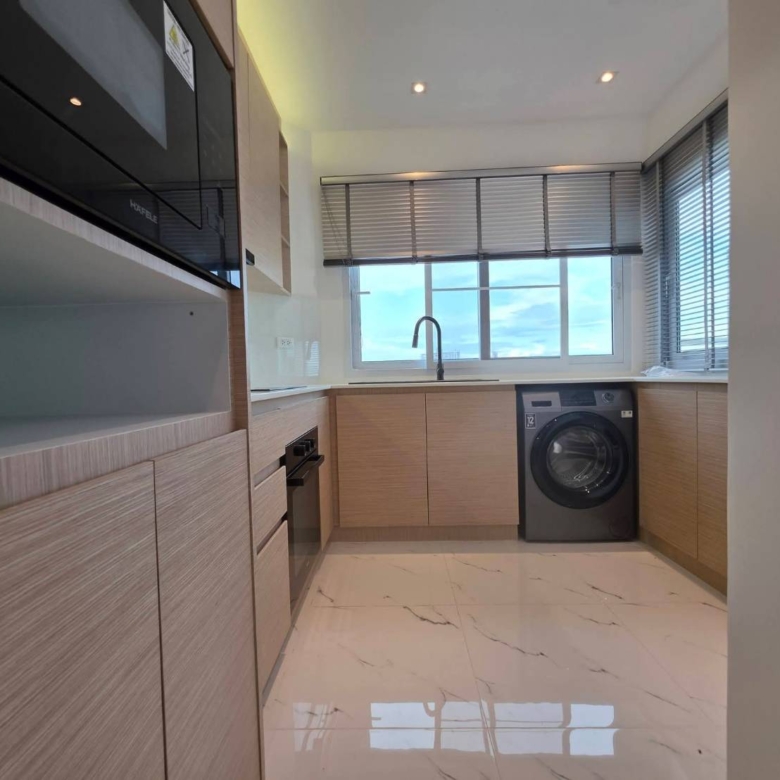 For Rent : Huge Space 143 Sq.m., High Floor (17th), Stunning Sea View