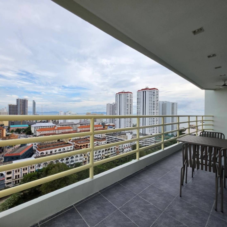 For Rent : Huge Space 143 Sq.m., High Floor (17th), Stunning Sea View