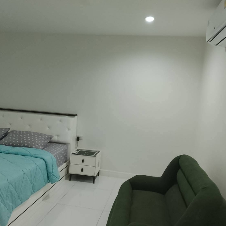 For sale : Best Price! 12.9M Baht, Huge Space (82 Sq.w.) with 6 Bedrooms & Large Recreation Room