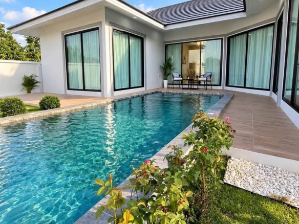For sale : Best Price! 8.99M Baht, Spacious Pool Villa with Great Amenities