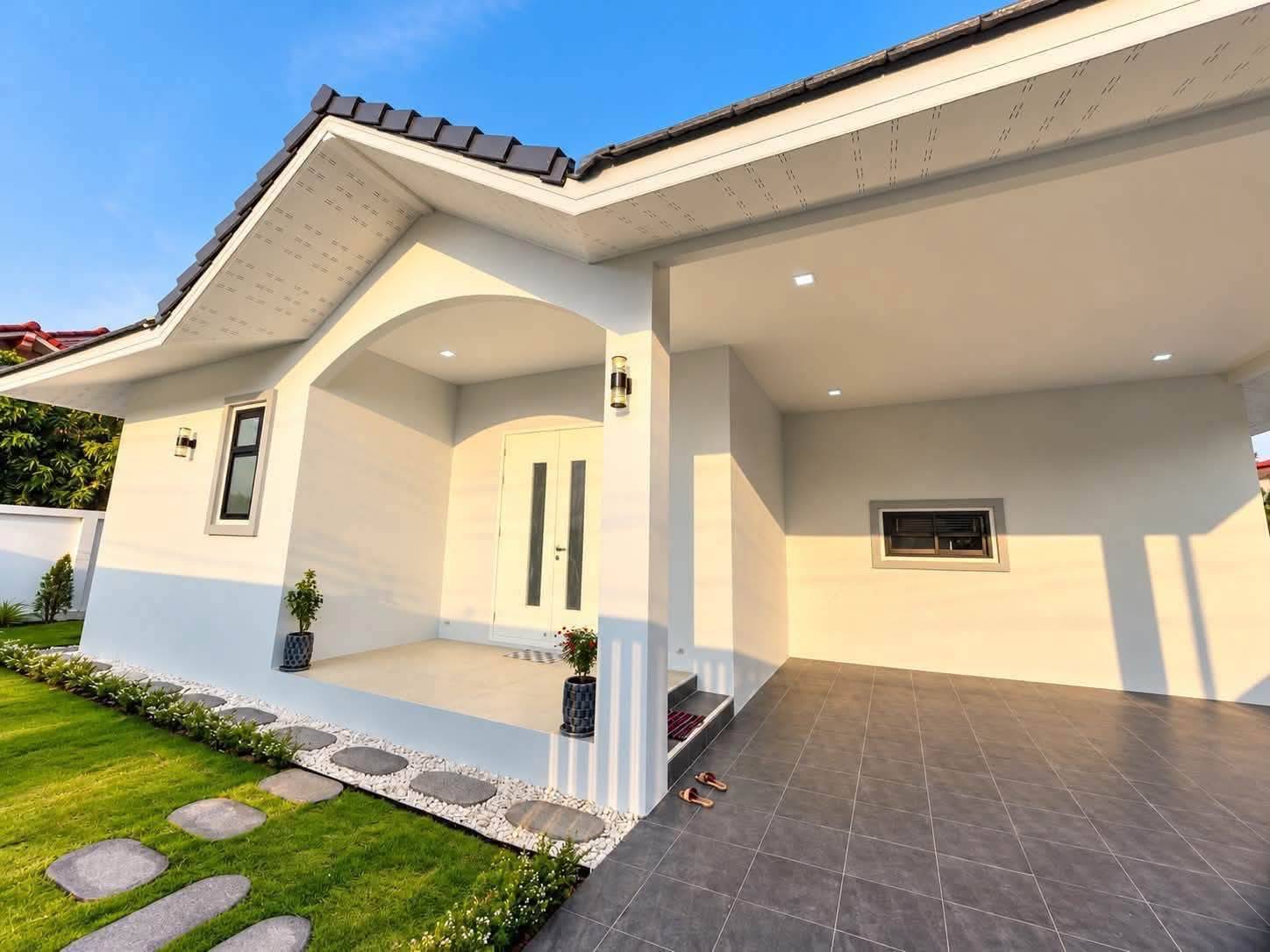 For sale : Best Price! 8.99M Baht, Spacious Pool Villa with Great Amenities