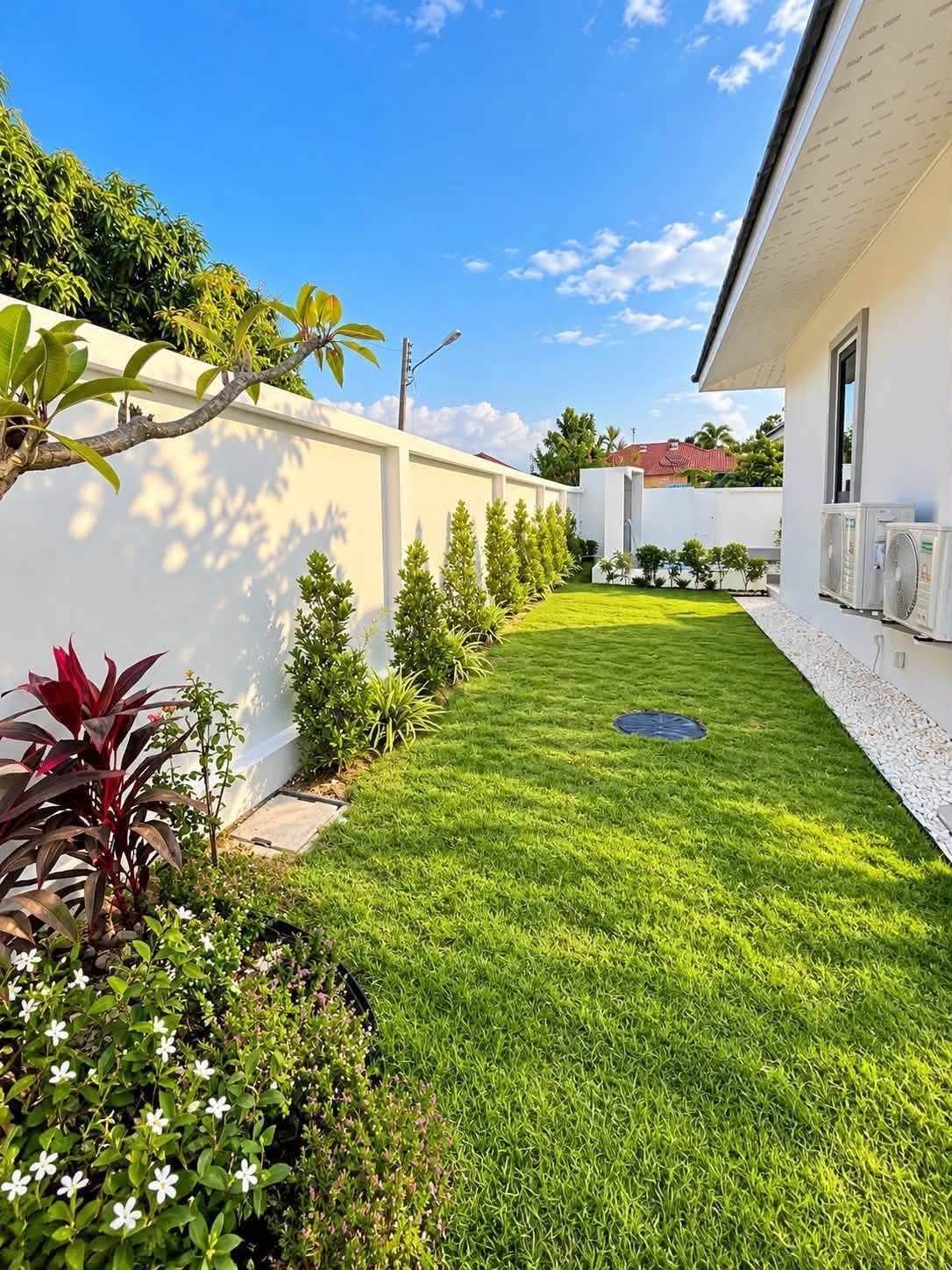 For sale : Best Price! 8.99M Baht, Spacious Pool Villa with Great Amenities