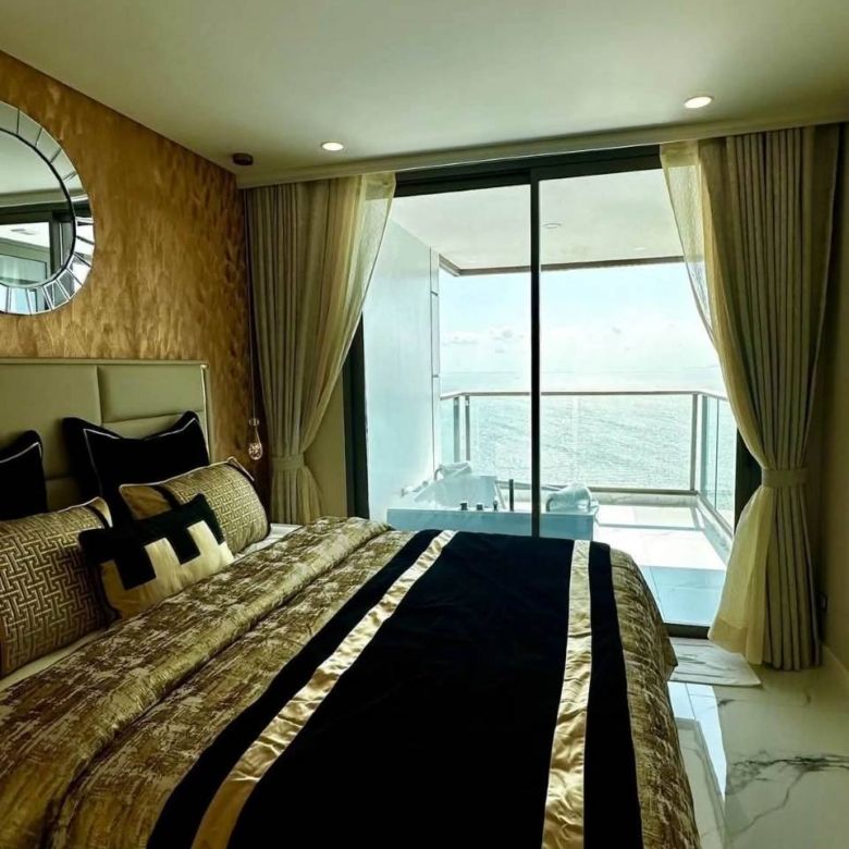 For Rent : Beautiful high-floor unit with sea view, fully furnished and ready to move in