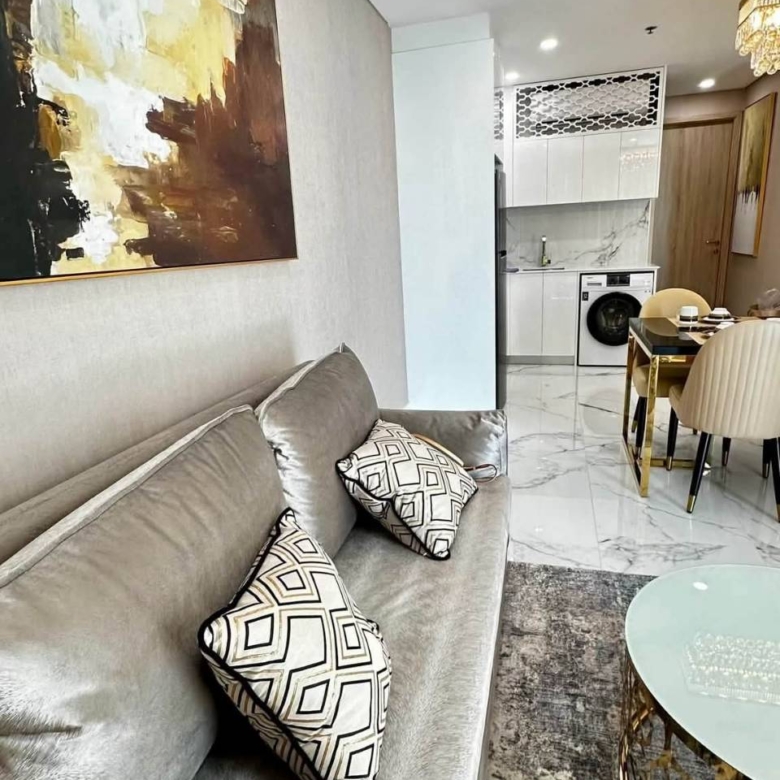 For Rent : Beautiful high-floor unit with sea view, fully furnished and ready to move in