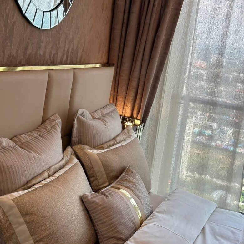 For Rent : Beautiful high-floor unit with sea view, fully furnished and ready to move in