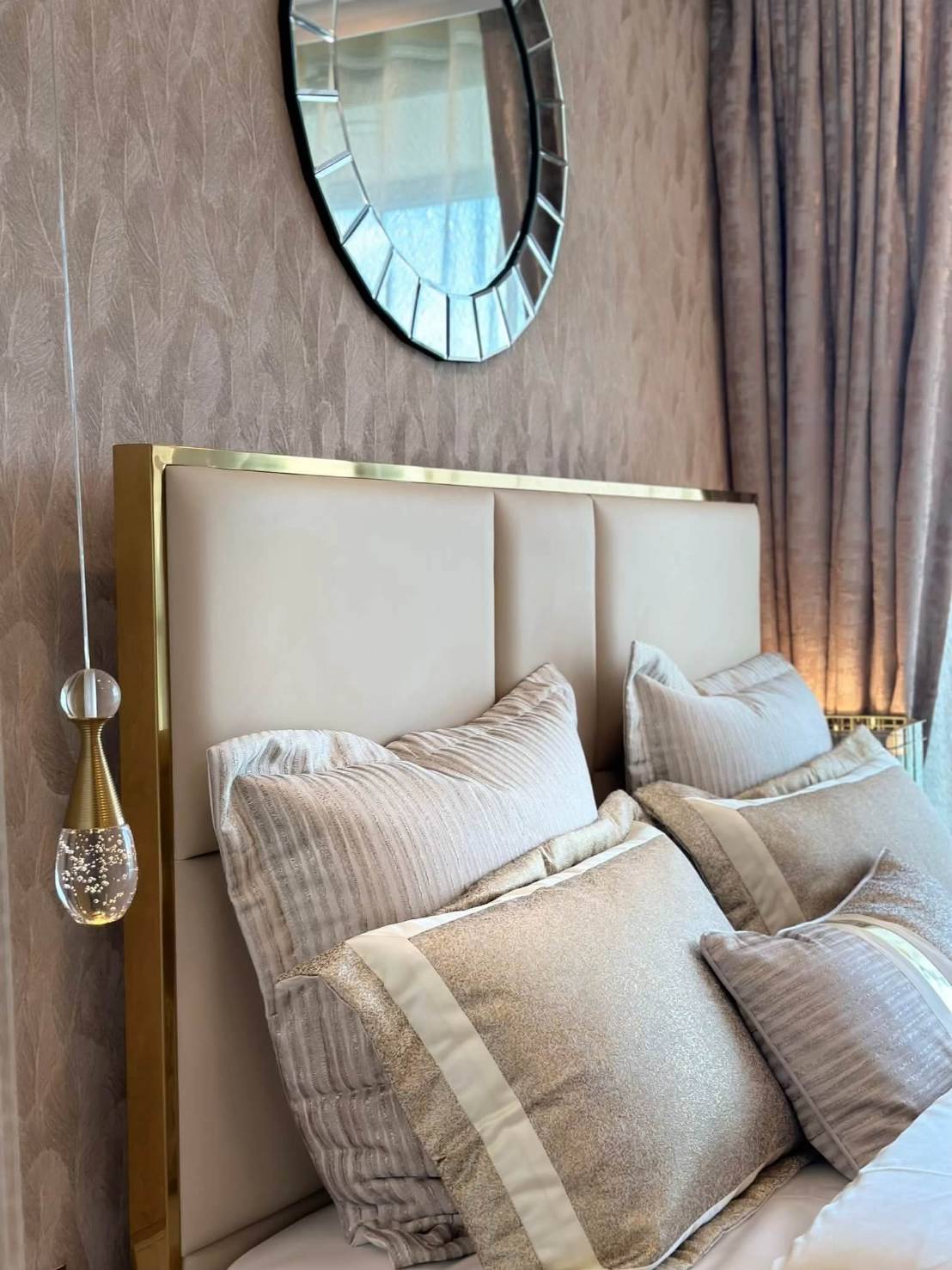 For Rent : Beautiful high-floor unit with sea view, fully furnished and ready to move in