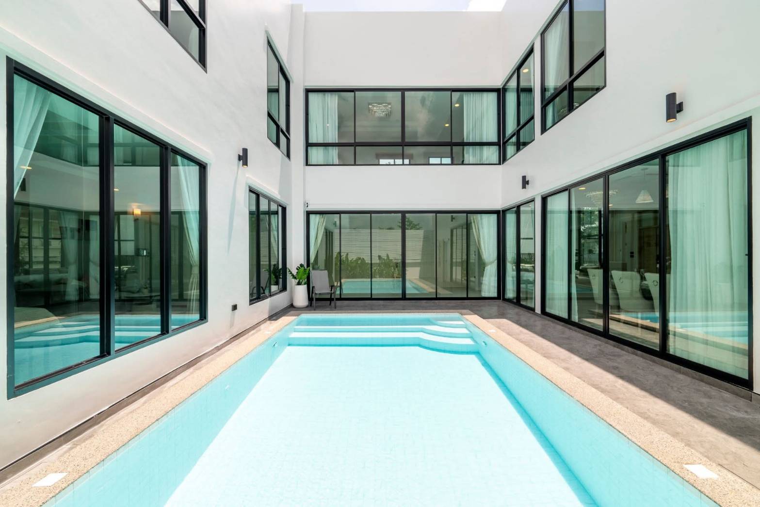 For sale : Ultra-Luxury Pool Villa | 4 Beds (En-suite) & 8 Baths, Huge Space (612 SQM.) on 152 SQW. Land
