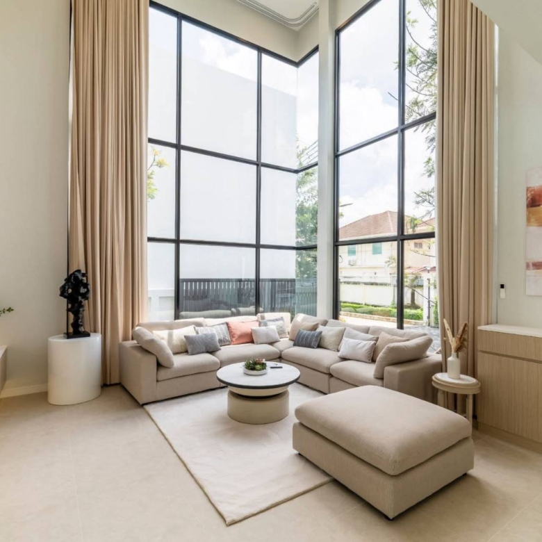 For sale : Ultra-Luxury Pool Villa | 4 Beds (En-suite) & 8 Baths, Huge Space (612 SQM.) on 152 SQW. Land