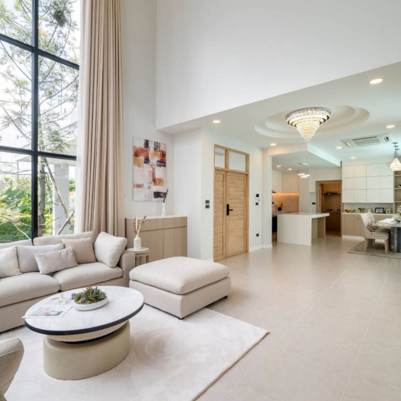 For sale : Ultra-Luxury Pool Villa | 4 Beds (En-suite) & 8 Baths, Huge Space (612 SQM.) on 152 SQW. Land