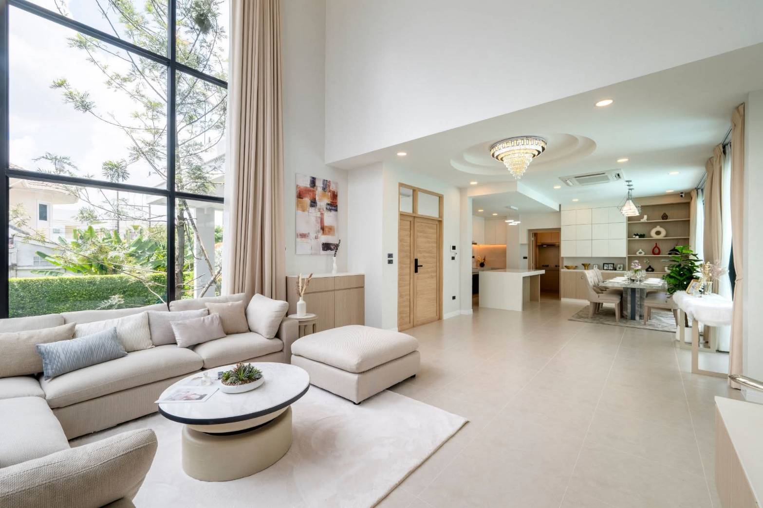 For sale : Ultra-Luxury Pool Villa | 4 Beds (En-suite) & 8 Baths, Huge Space (612 SQM.) on 152 SQW. Land