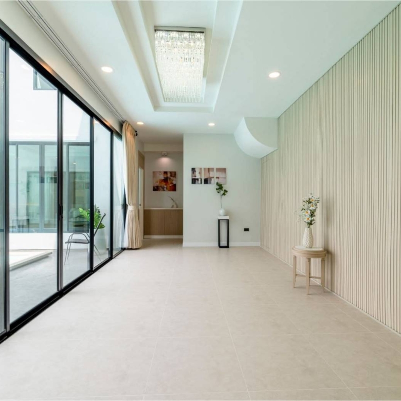 For sale : Ultra-Luxury Pool Villa | 4 Beds (En-suite) & 8 Baths, Huge Space (612 SQM.) on 152 SQW. Land