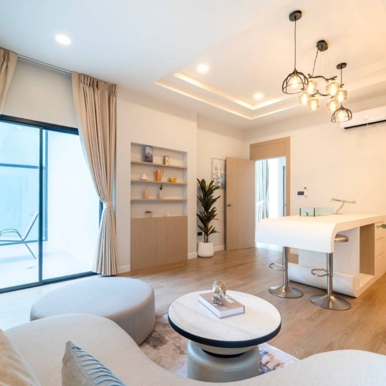 For sale : Ultra-Luxury Pool Villa | 4 Beds (En-suite) & 8 Baths, Huge Space (612 SQM.) on 152 SQW. Land