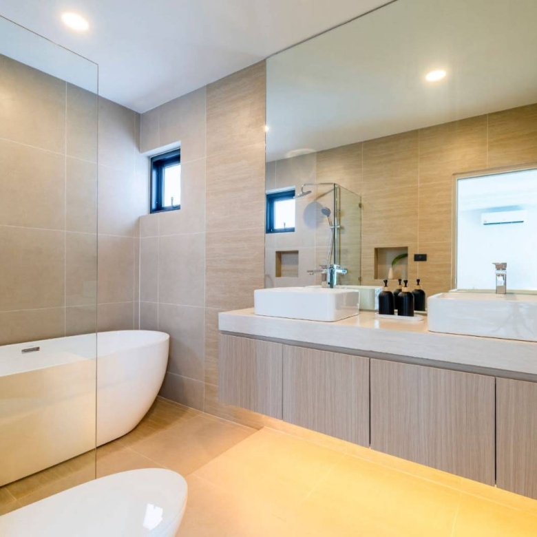 For sale : Ultra-Luxury Pool Villa | 4 Beds (En-suite) & 8 Baths, Huge Space (612 SQM.) on 152 SQW. Land