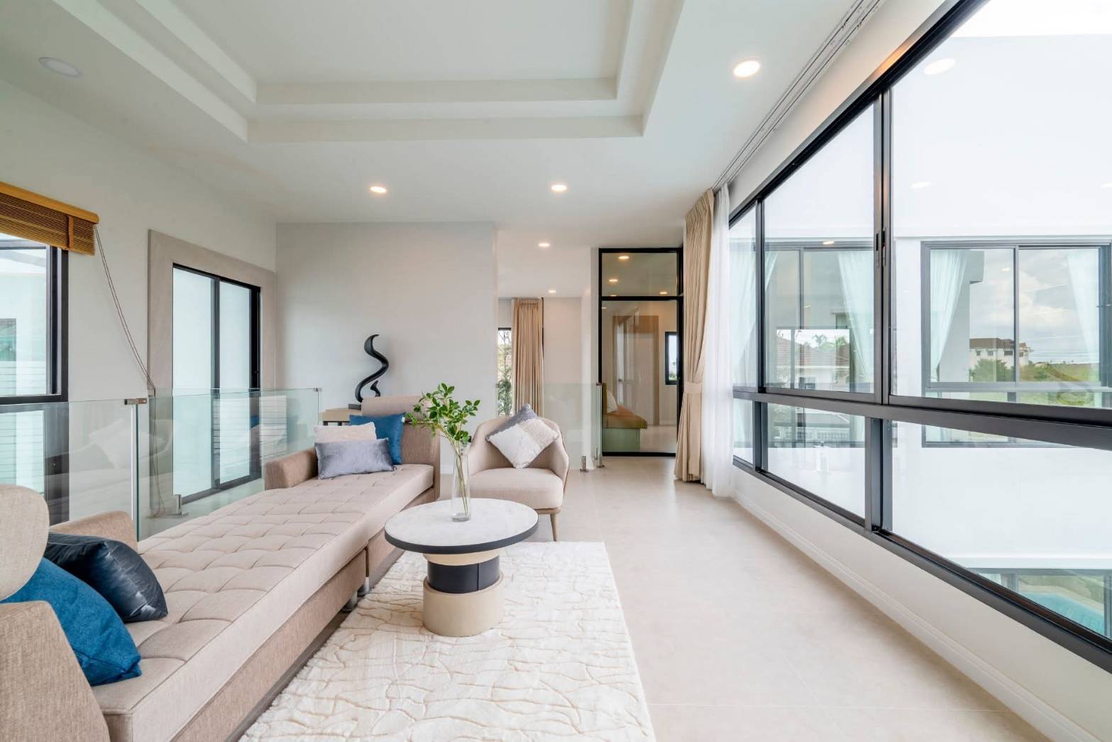 For sale : Ultra-Luxury Pool Villa | 4 Beds (En-suite) & 8 Baths, Huge Space (612 SQM.) on 152 SQW. Land