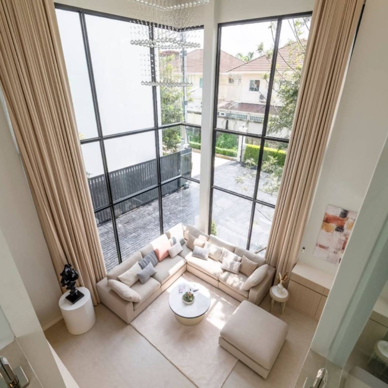For sale : Ultra-Luxury Pool Villa | 4 Beds (En-suite) & 8 Baths, Huge Space (612 SQM.) on 152 SQW. Land
