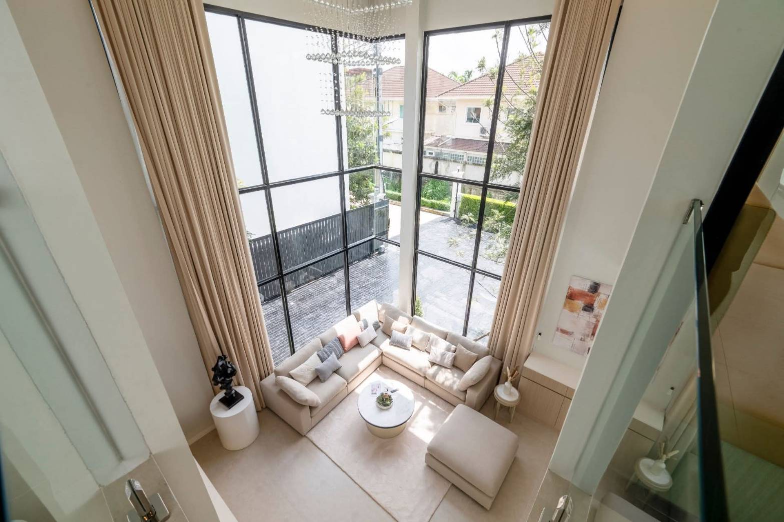 For sale : Ultra-Luxury Pool Villa | 4 Beds (En-suite) & 8 Baths, Huge Space (612 SQM.) on 152 SQW. Land