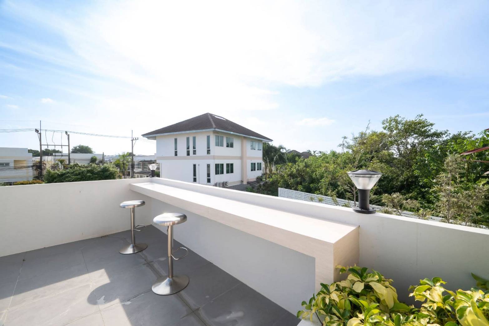 For sale : Ultra-Luxury Pool Villa | 4 Beds (En-suite) & 8 Baths, Huge Space (612 SQM.) on 152 SQW. Land