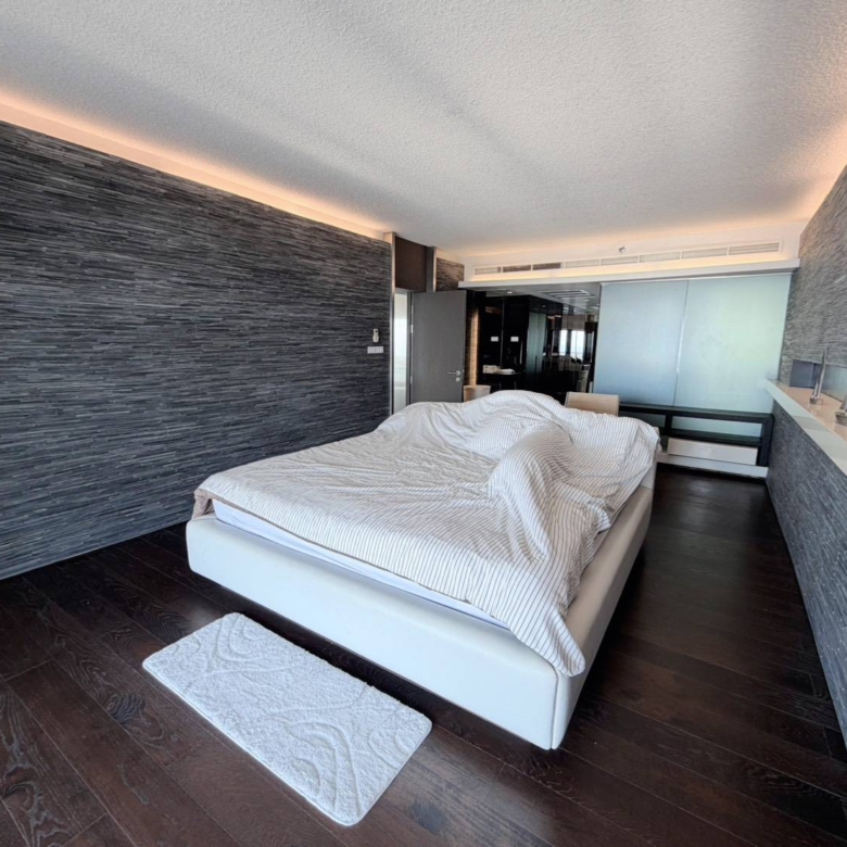 For Sale : Stunning Sea View | Massive 2-Bed Condo (164 Sq.m.) on 12th Floor, Foreign Quota