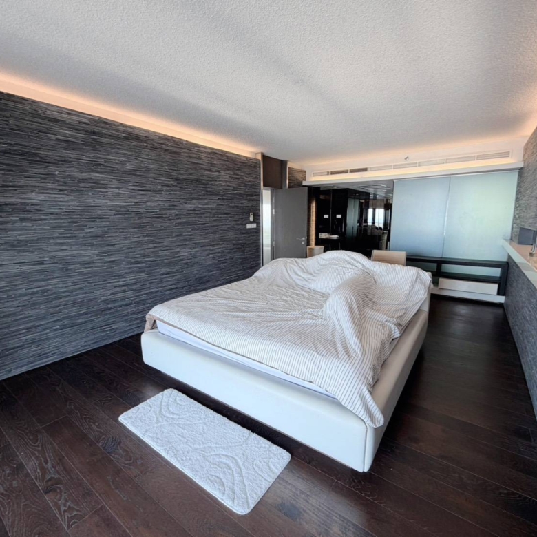 For Sale : Stunning Sea View | Massive 2-Bed Condo (164 Sq.m.) on 12th Floor, Foreign Quota