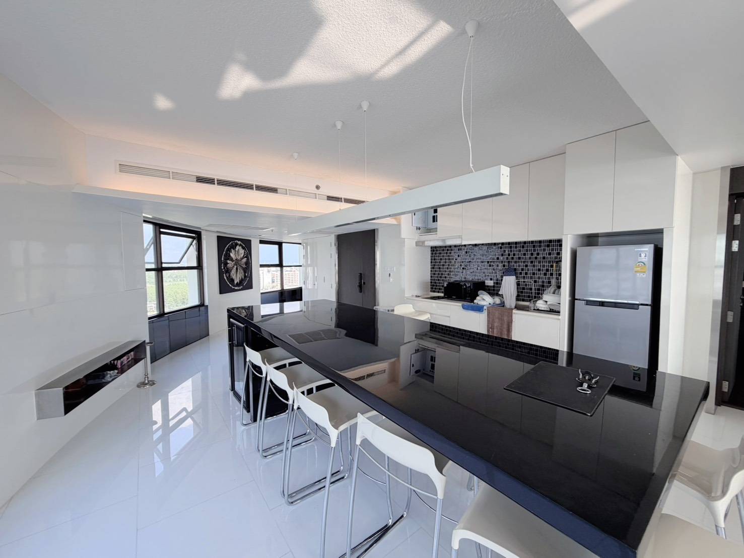 For Sale : Stunning Sea View | Massive 2-Bed Condo (164 Sq.m.) on 12th Floor, Foreign Quota