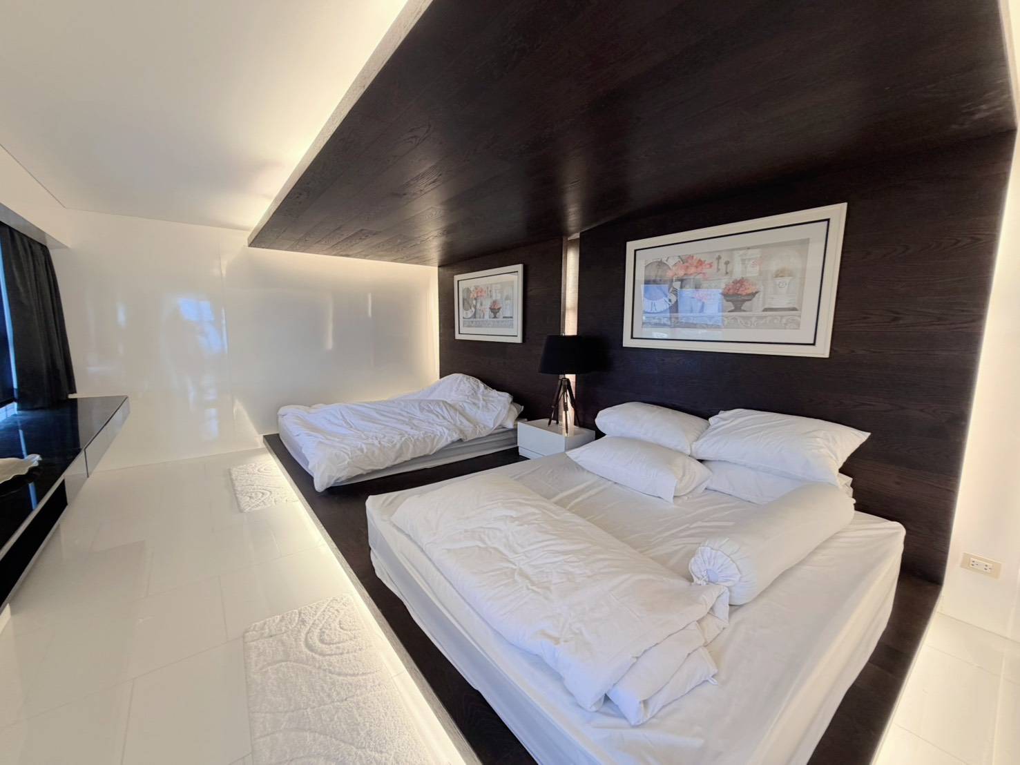 For Sale : Stunning Sea View | Massive 2-Bed Condo (164 Sq.m.) on 12th Floor, Foreign Quota