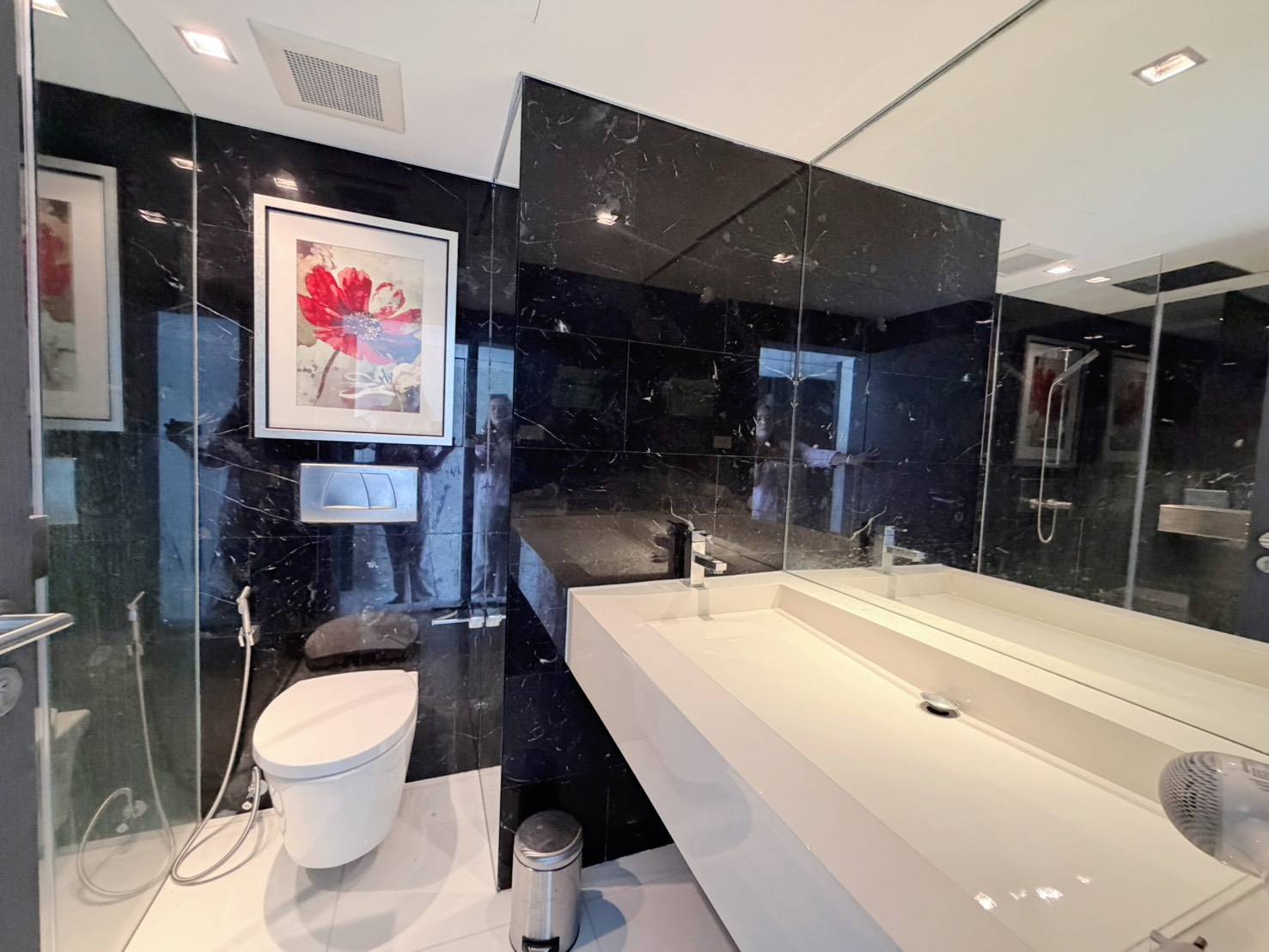 For Sale : Stunning Sea View | Massive 2-Bed Condo (164 Sq.m.) on 12th Floor, Foreign Quota