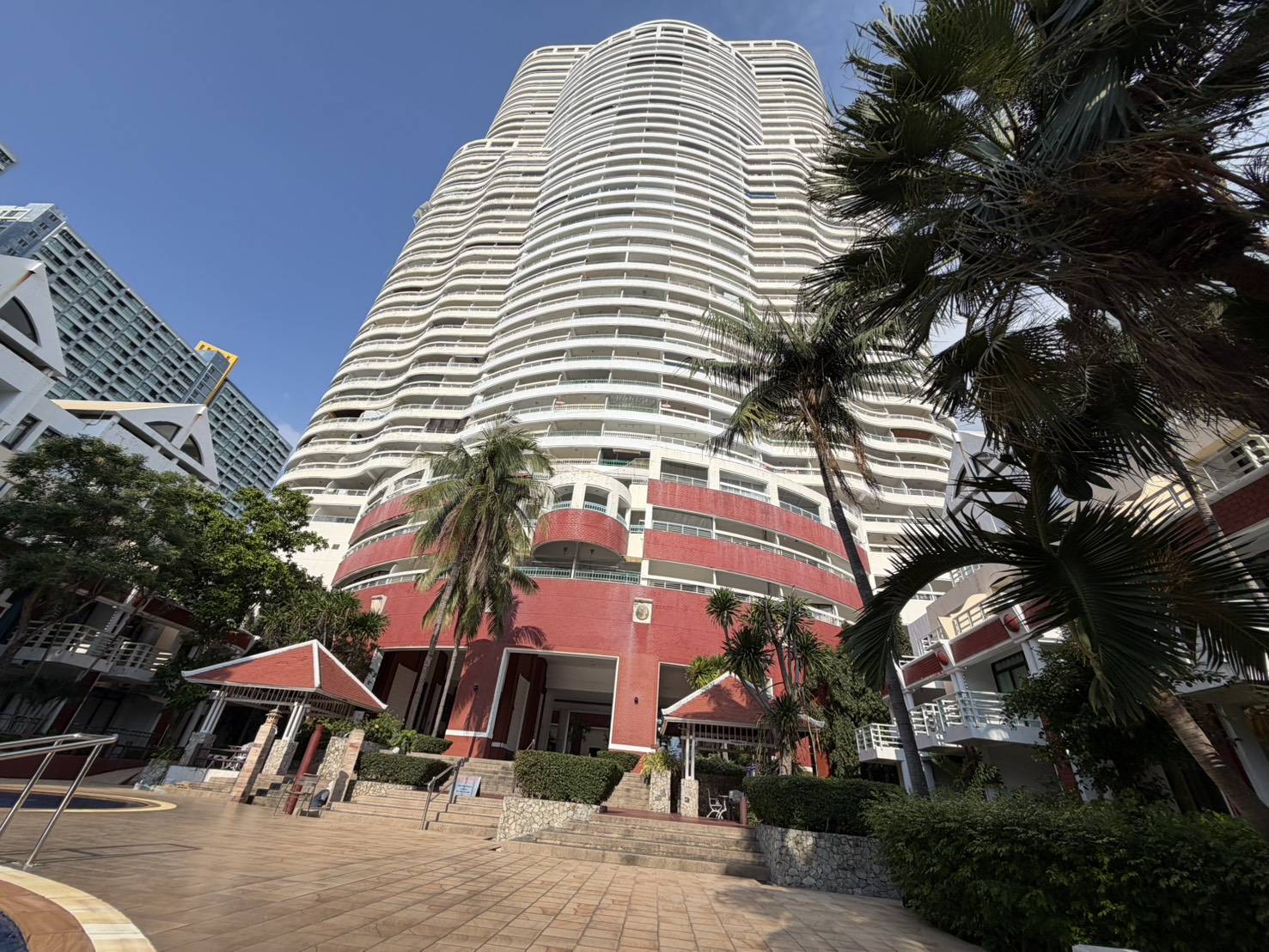 For Sale : Stunning Sea View | Massive 2-Bed Condo (164 Sq.m.) on 12th Floor, Foreign Quota