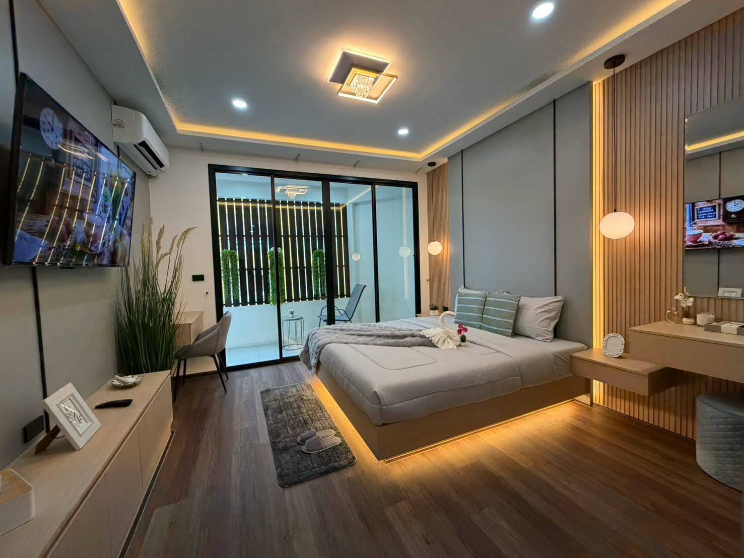 For sale : Prime Location on Pratumnak Hill | Fully Furnished Studio (32 SQM.) on 3rd Floor