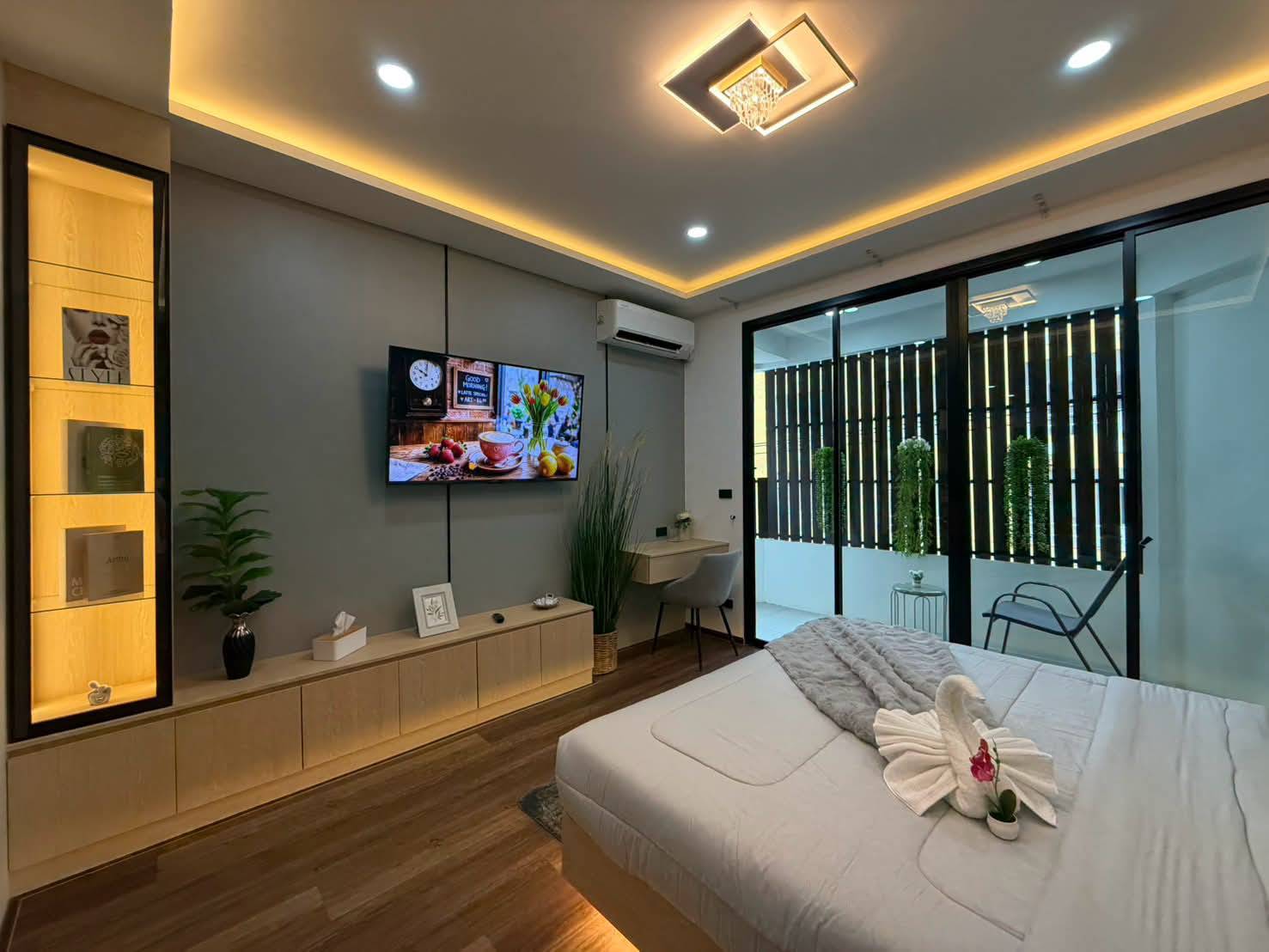 For sale : Prime Location on Pratumnak Hill | Fully Furnished Studio (32 SQM.) on 3rd Floor