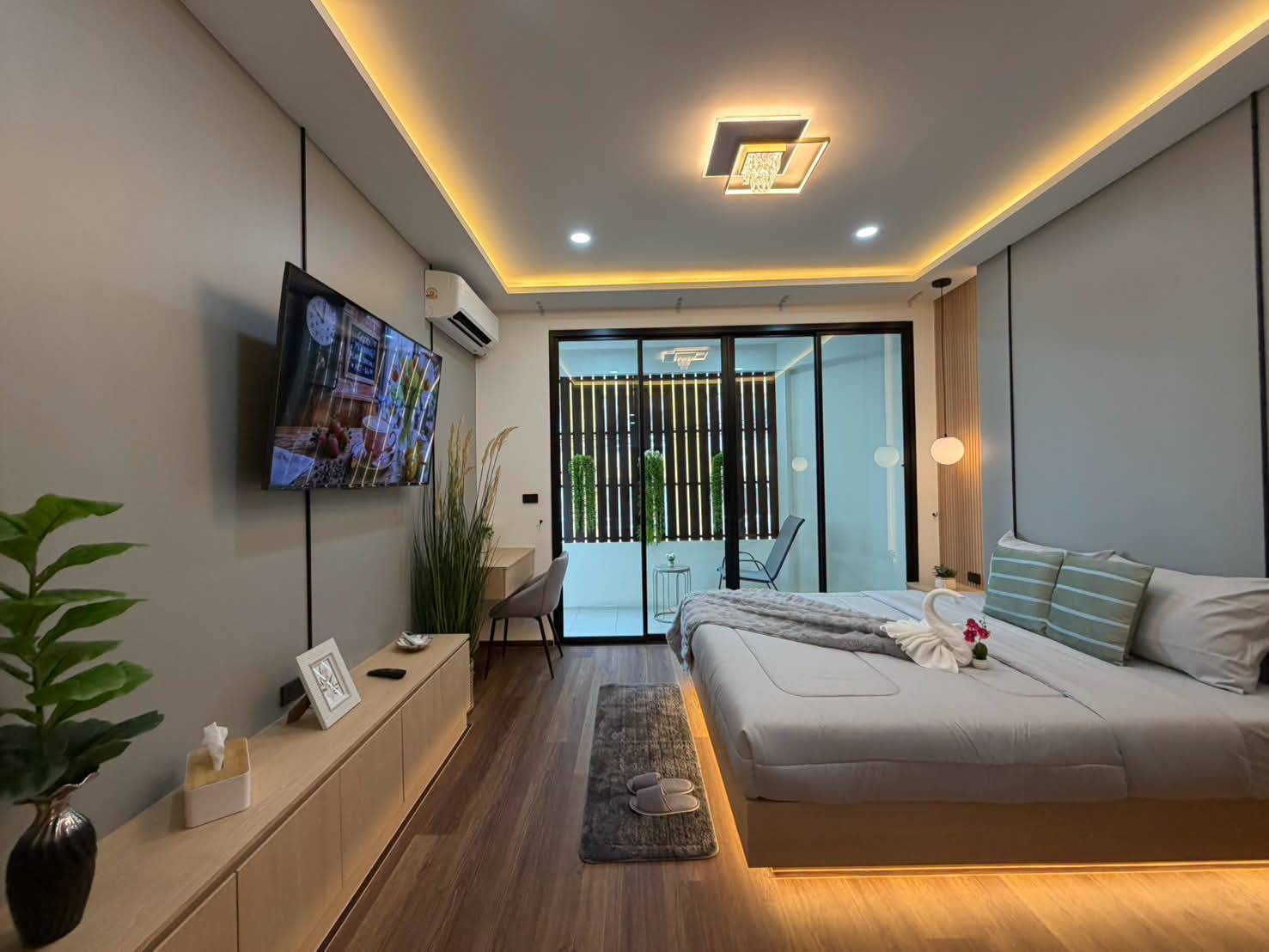 For sale : Prime Location on Pratumnak Hill | Fully Furnished Studio (32 SQM.) on 3rd Floor