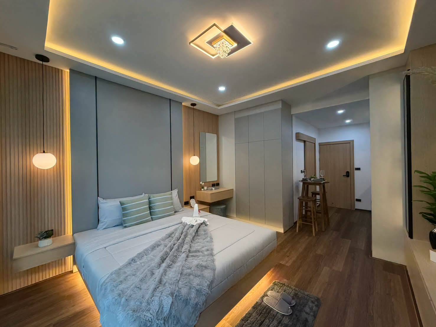 For sale : Prime Location on Pratumnak Hill | Fully Furnished Studio (32 SQM.) on 3rd Floor