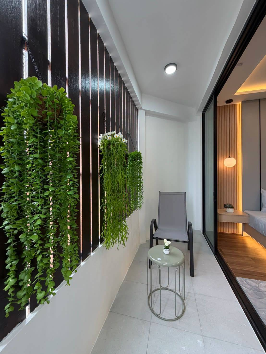 For sale : Prime Location on Pratumnak Hill | Fully Furnished Studio (32 SQM.) on 3rd Floor