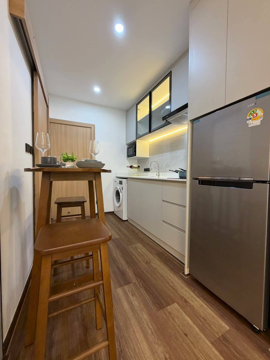 For sale : Prime Location on Pratumnak Hill | Fully Furnished Studio (32 SQM.) on 3rd Floor