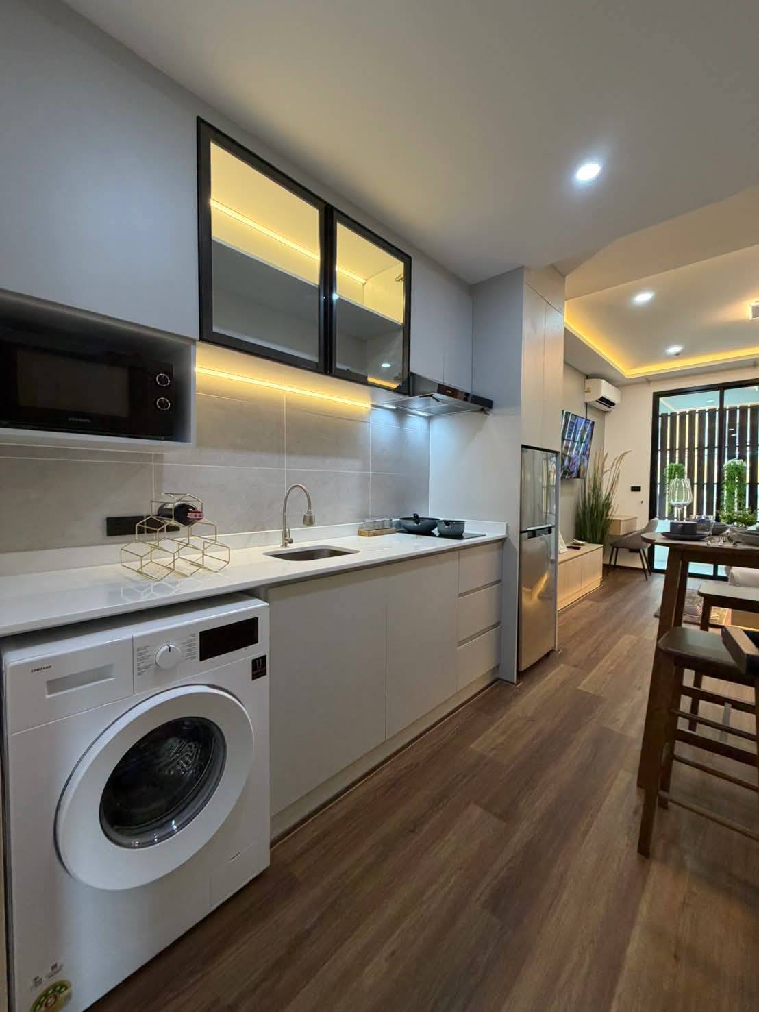 For sale : Prime Location on Pratumnak Hill | Fully Furnished Studio (32 SQM.) on 3rd Floor
