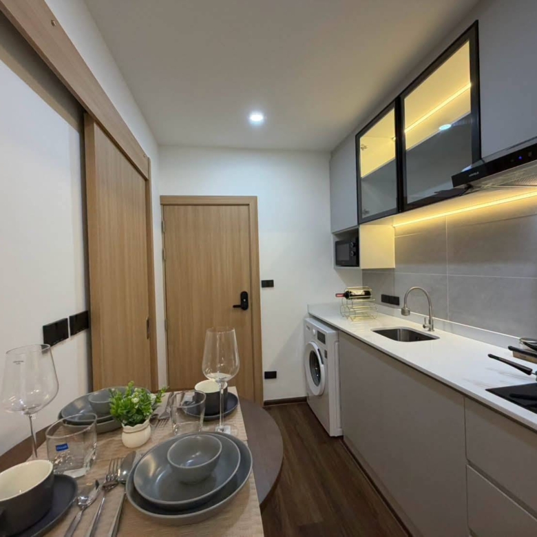 For sale : Prime Location on Pratumnak Hill | Fully Furnished Studio (32 SQM.) on 3rd Floor